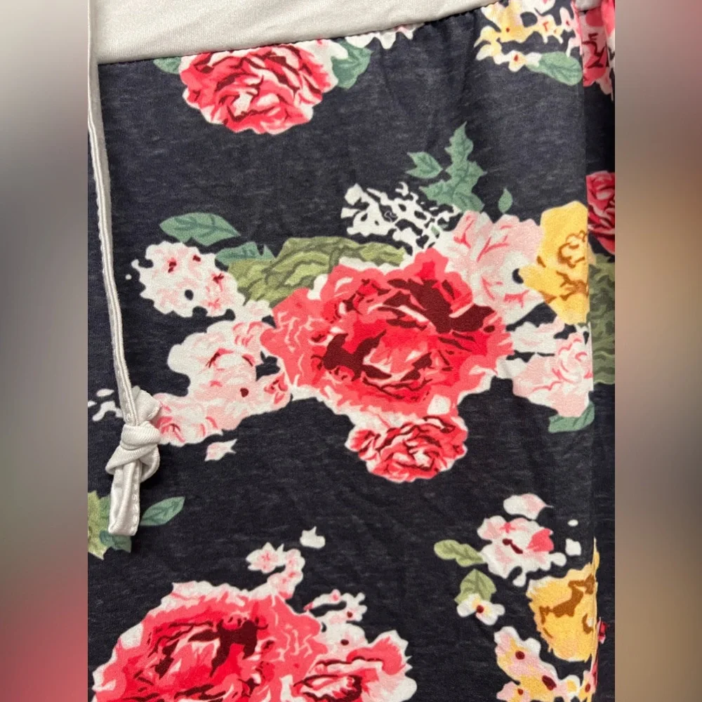 *Women’s Floral Pajama Pants Grey Floral XXL - Picture 3 of 4